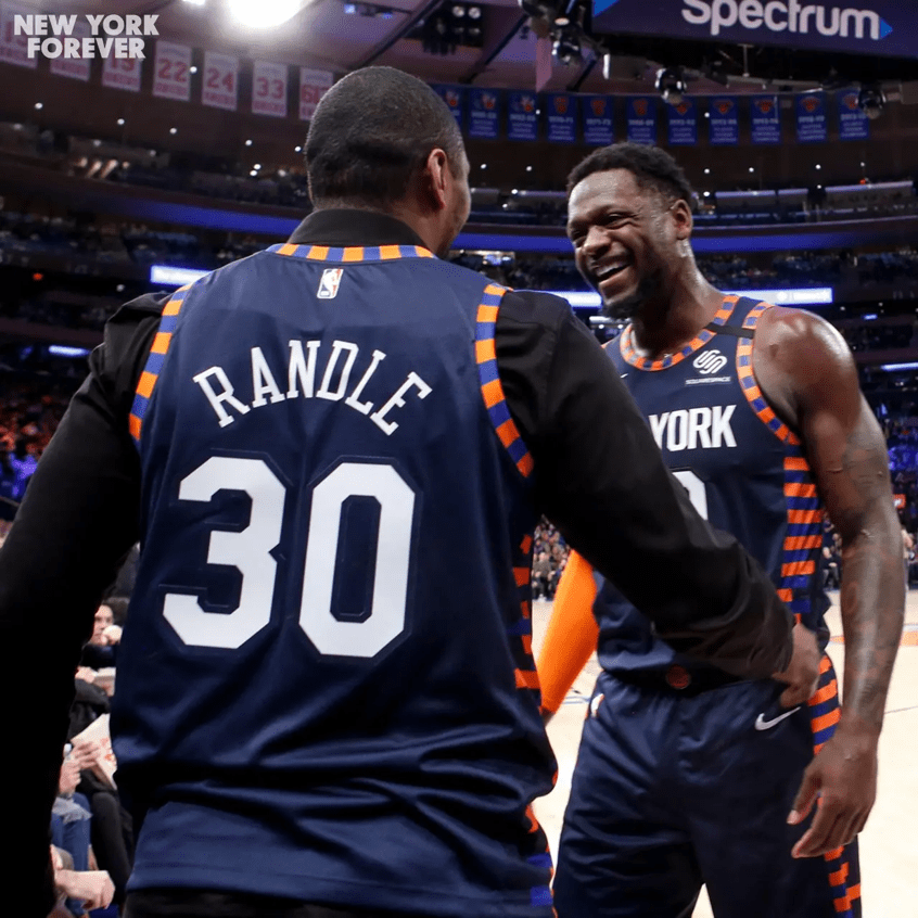 PG平台-包含马刺鏖战尼克斯，张镇麟统治全场的词条