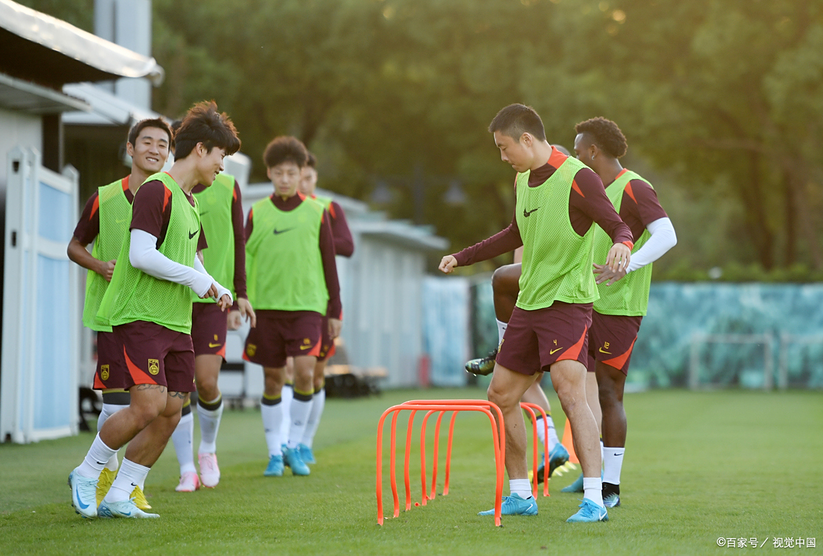 包含斯威夫特队客场赛后感叹失利，反思战术的词条