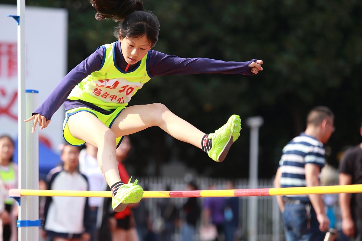 选手在比赛中脚踏实地,稳扎稳打 选手在比赛中脚踏实地,稳扎稳打