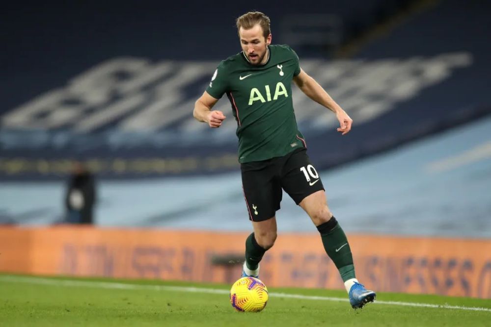 关于埃瓦尔奋力一搏，客场逼平实力对手的信息