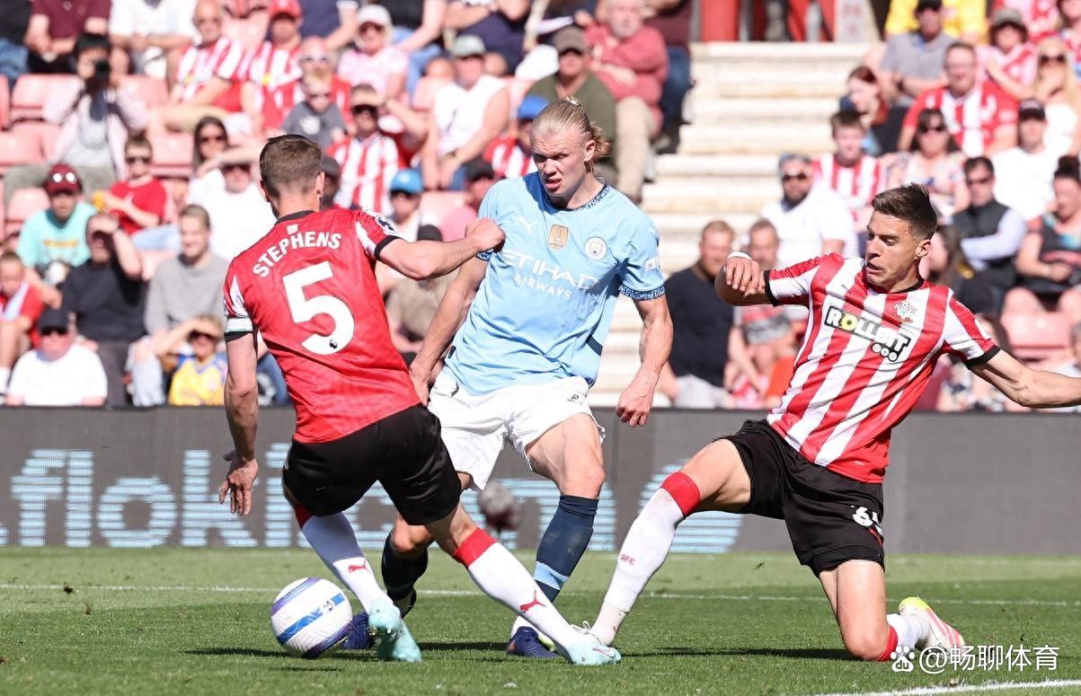 曼城客场告负遭受争议判罚，裁判后悔犯错！的简单介绍