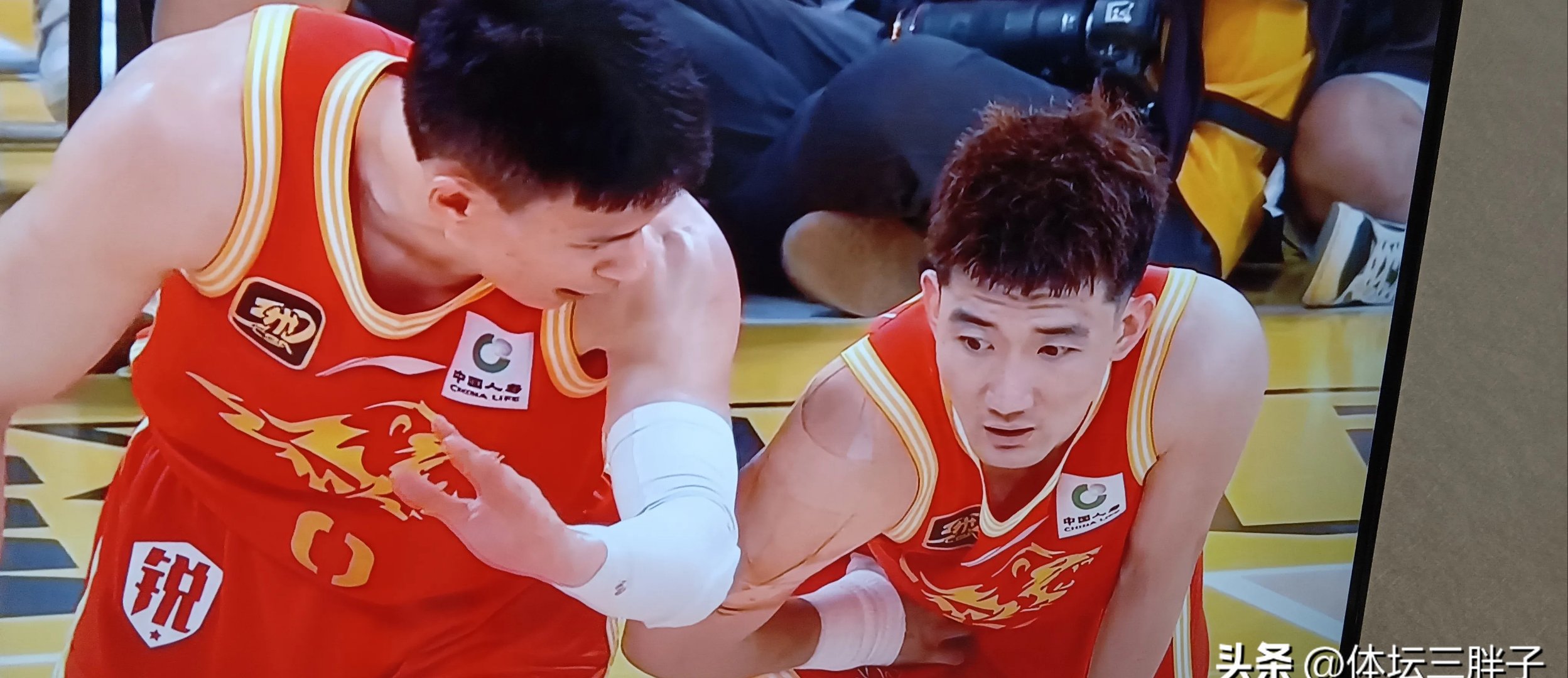 山东队力克浙江队,孙铭徽统治全场 山东队力克浙江队,孙铭徽统治全场