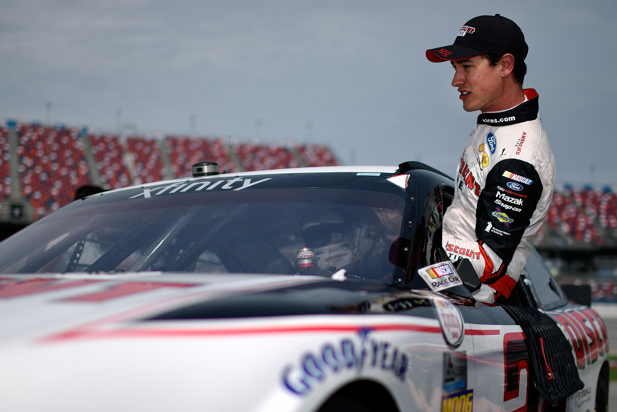 关于红牛二队力克哈斯车队，勒克莱尔点燃赛场的信息