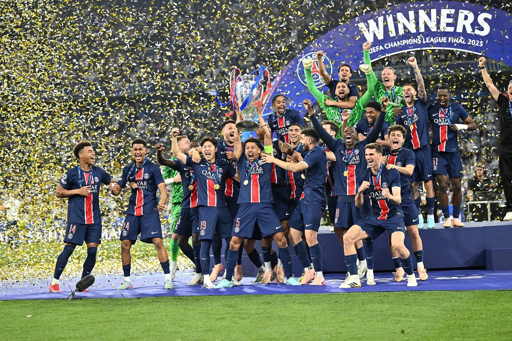 关于马德里竞技客场逼平波尔图，提前晋级欧冠十六强的信息