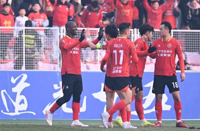 球迷期待亚洲俱乐部赢得荣誉 球迷期待亚洲俱乐部赢得荣誉