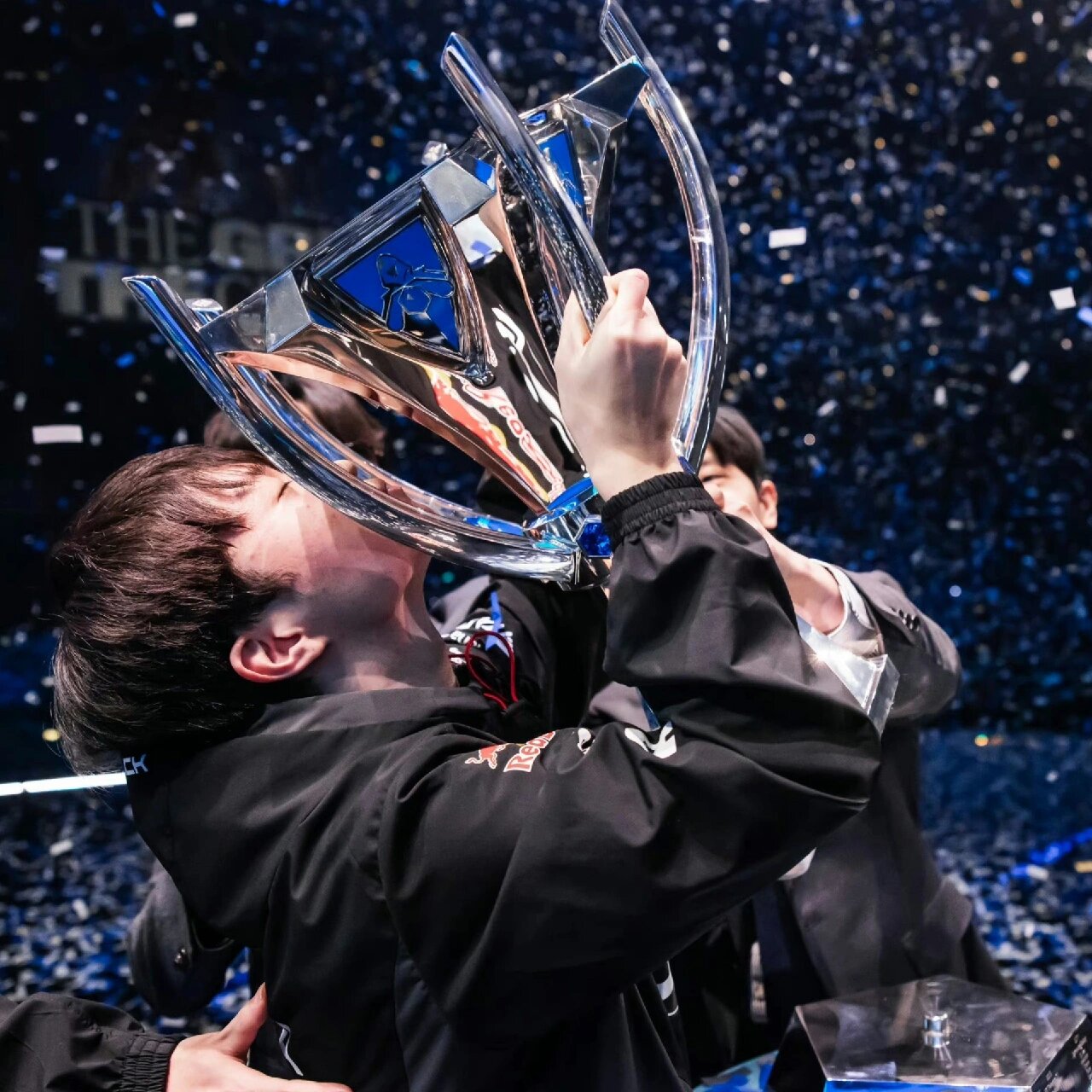 HLE绝地反击T1，Faker高光表现的简单介绍