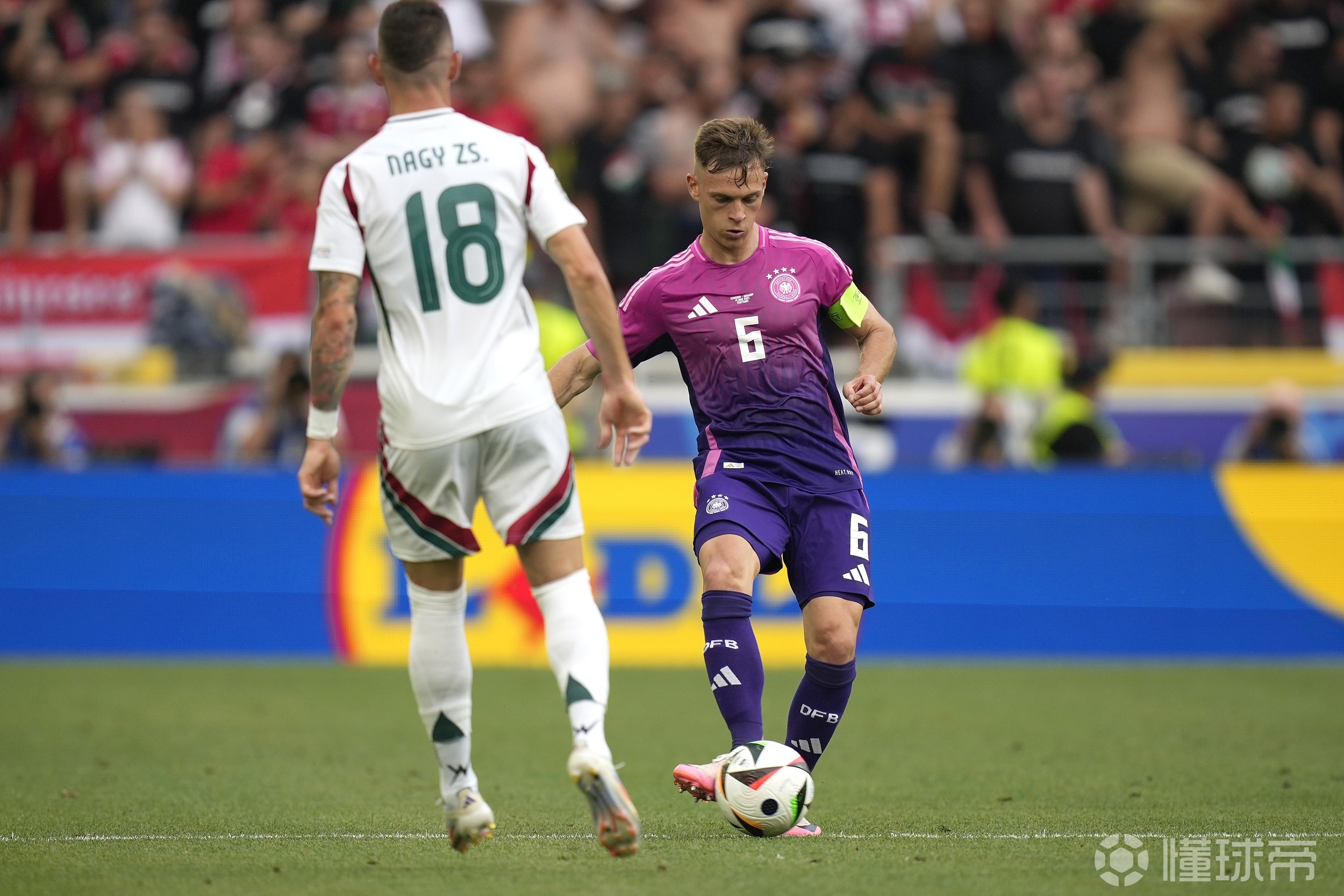 PG电子官网-包含奥地利横扫里昂，基米希统治全场的词条