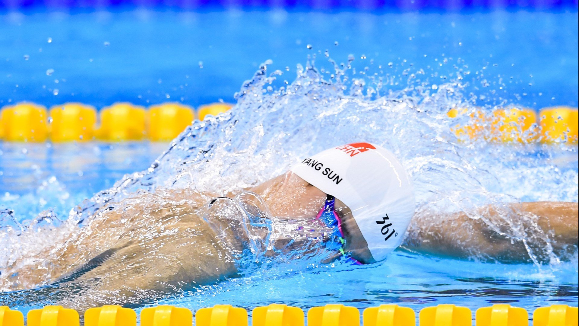 街道赛上的意外风暴,阿尔及利亚车队爆冷击败奥地利豪门