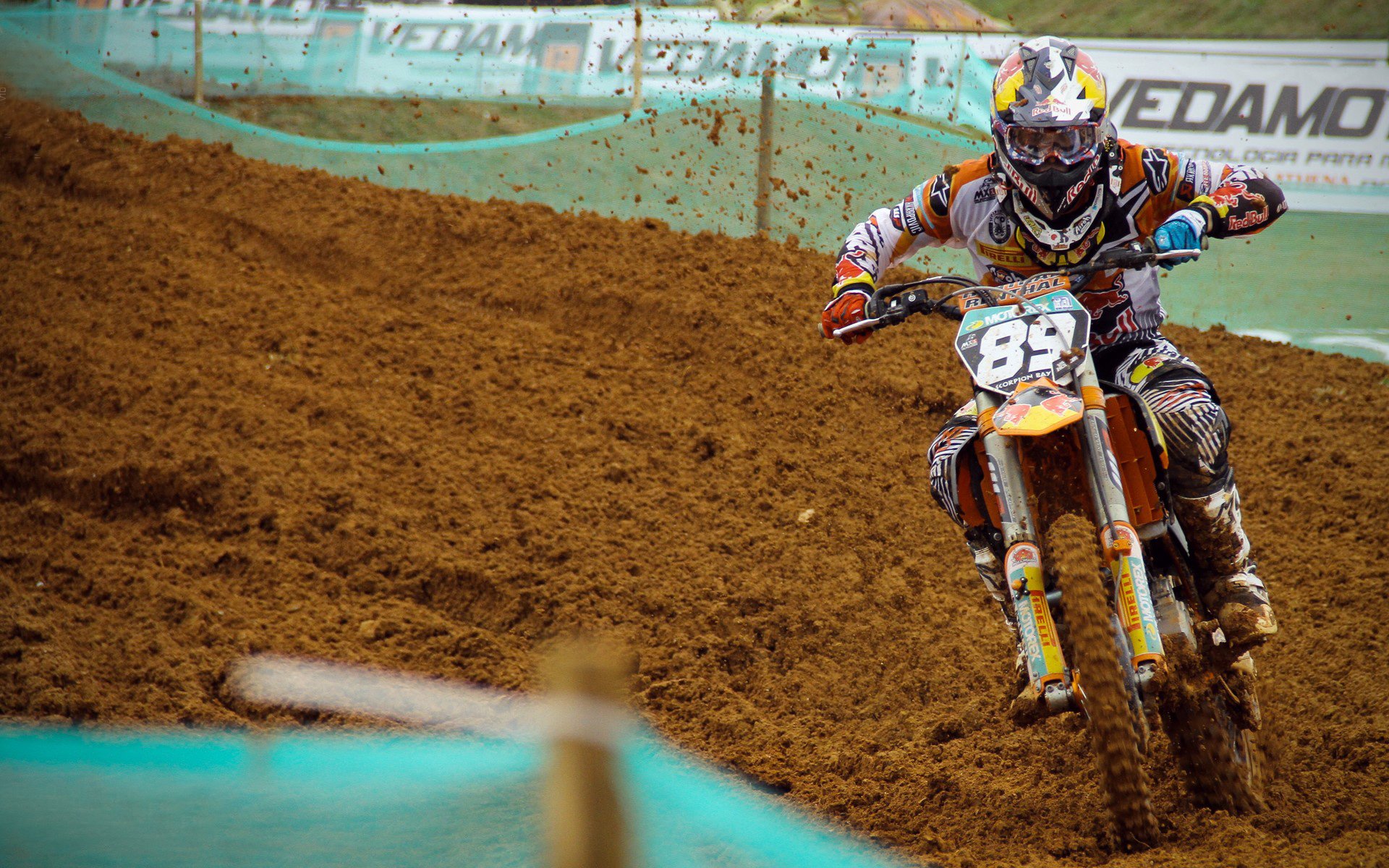 跨界狂想，当玻利维亚封锁牙买加，皮克在F1揭幕战上演逆袭